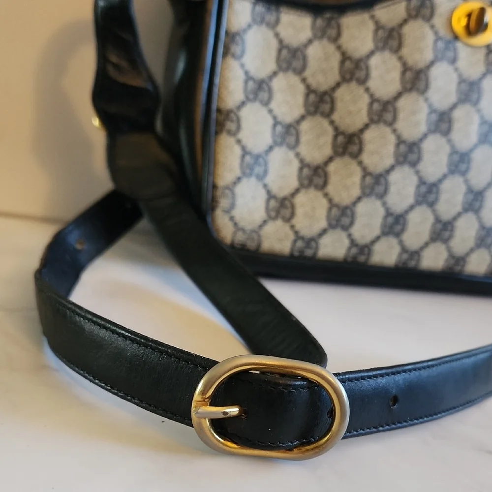 Vintage Gucci Monogram Black and Cream Shoulder/Crossbody Bag- Horsebit Details - Picture 2 of 16